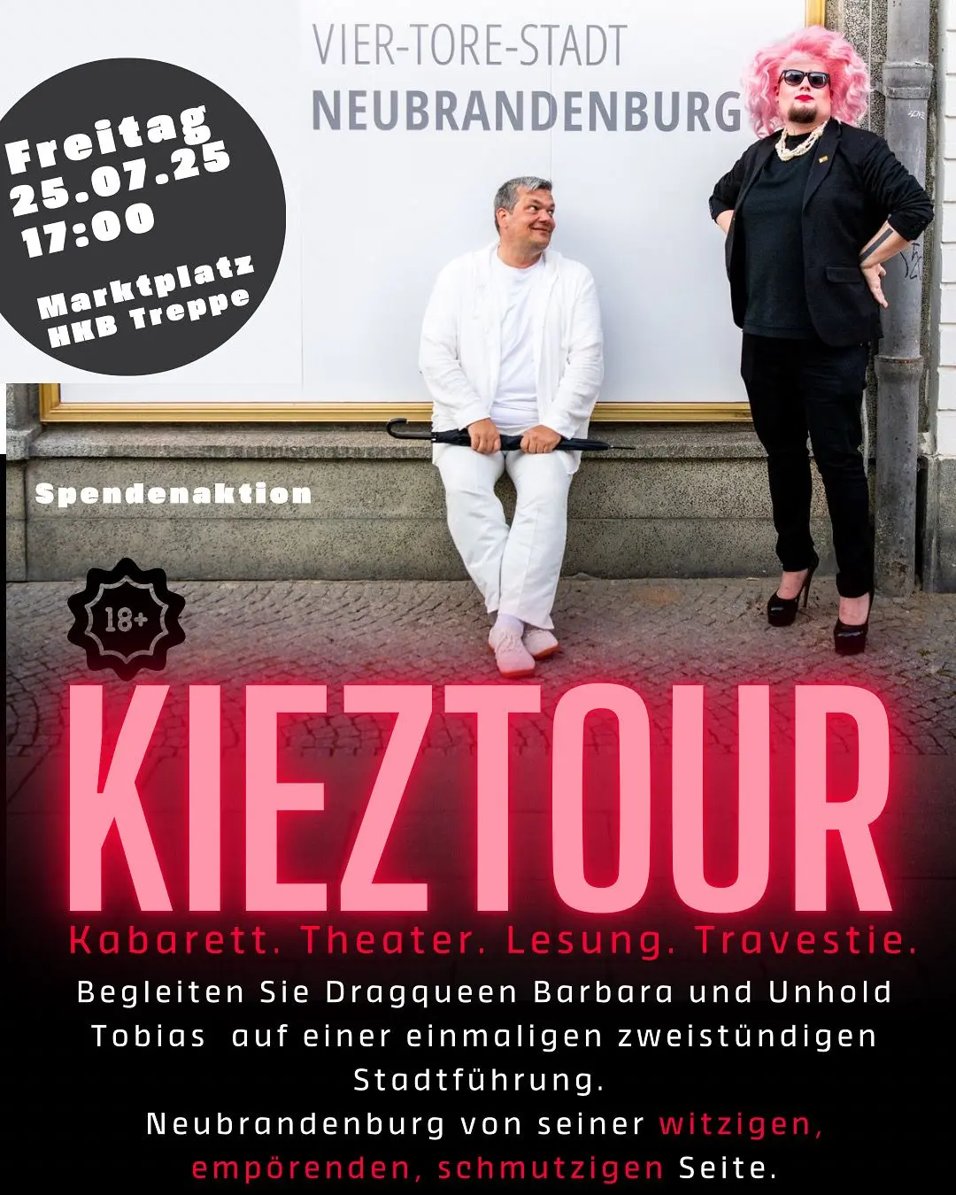 Ankündigung einer alternativen Stadtführung mit Barbara und Tobias. Die beiden sitzen auf einer Schaufensterbank und himmeln sich an.